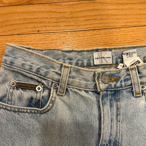 Calvin Klein vintage women’s straight leg light wash jean - Picture 3 of 3